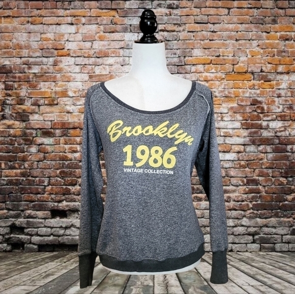 VENUS Tops - VENUS "Brooklyn 1986" Vintage Collection Sweatshirt